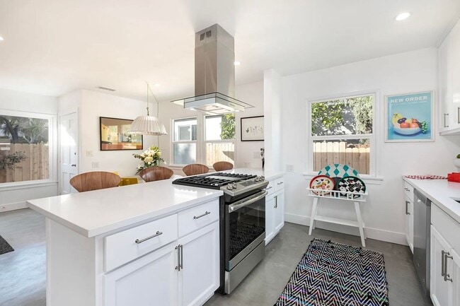 Building Photo - 4232 Verdugo Rd