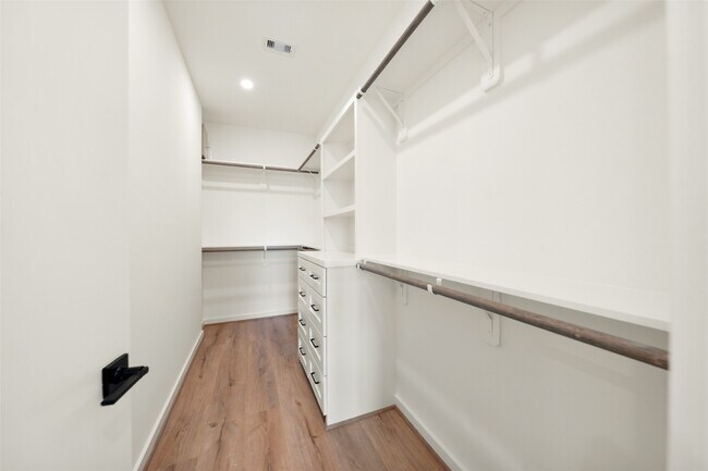 Building Photo - 307 Quitman St