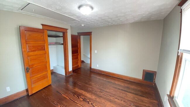 Building Photo - 669 Franklin St