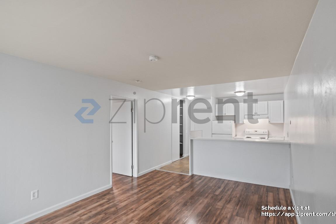 Building Photo - 100 Village Dr