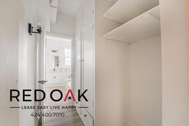 Building Photo - 314 1/4 N Mariposa Ave