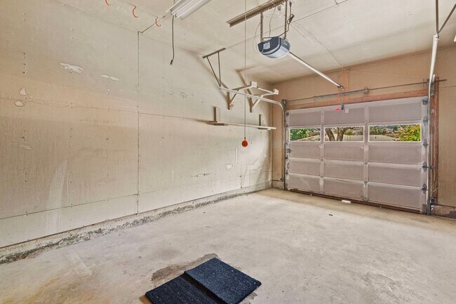 Building Photo - Rice St (17/19)