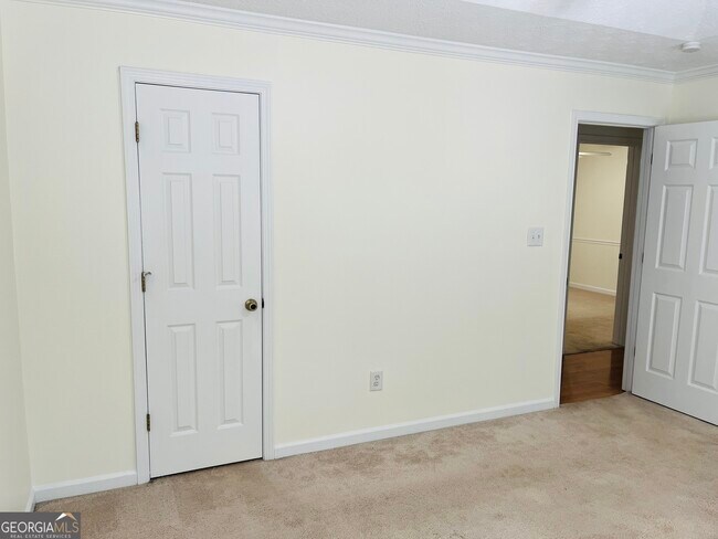 Building Photo - 28 Sandstone Dr