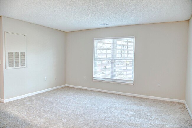 Building Photo - 3695 Clay Pond Rd