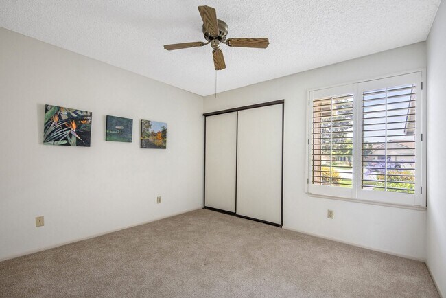 Building Photo - 2 bedroom and 2 bathroom |Leisure Village ...