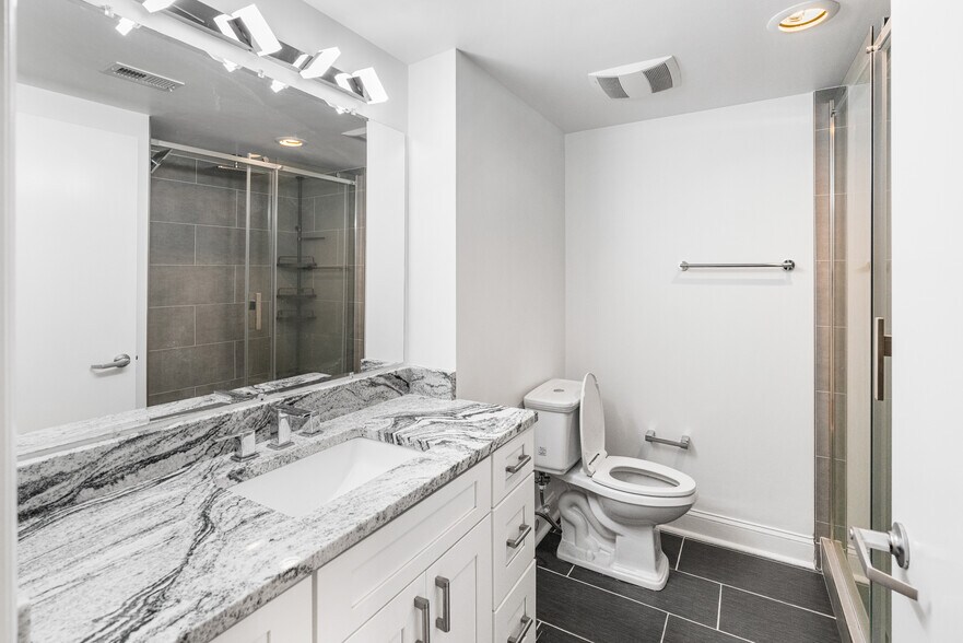 Building Photo - 1150 K St NW