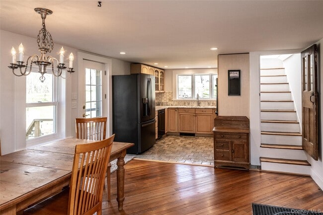 Building Photo - 163 East St