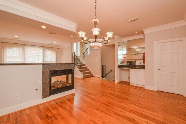 Building Photo - 2422 Dorrington St