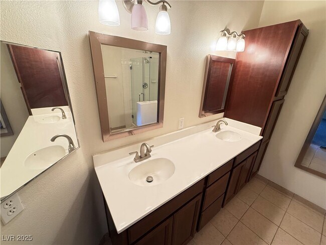 Building Photo - 2050 W Warm Springs Rd