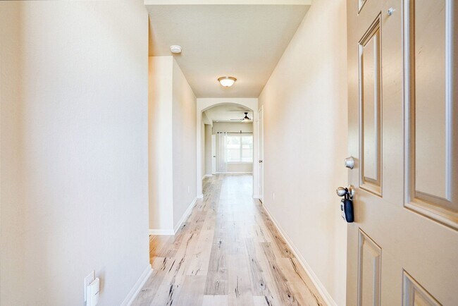 Building Photo - Charming 3BR/2BA Contemporary Home with Lu...