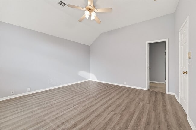 Building Photo - 3135 Silver Cedar Trail