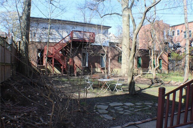 Building Photo - 708 S Negley Ave