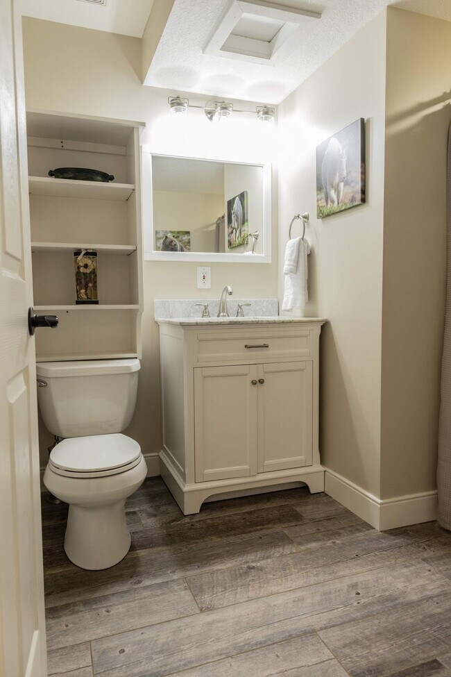 Building Photo - 8212 Bennett Rd