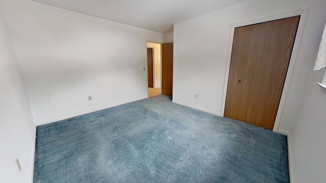 Building Photo - Spacious Raised Rancher with Two-Car Garage - MOVE IN SPECIAL