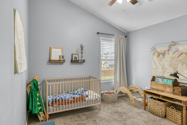 Building Photo - Spacious 4 Bedroom Home in Auburn