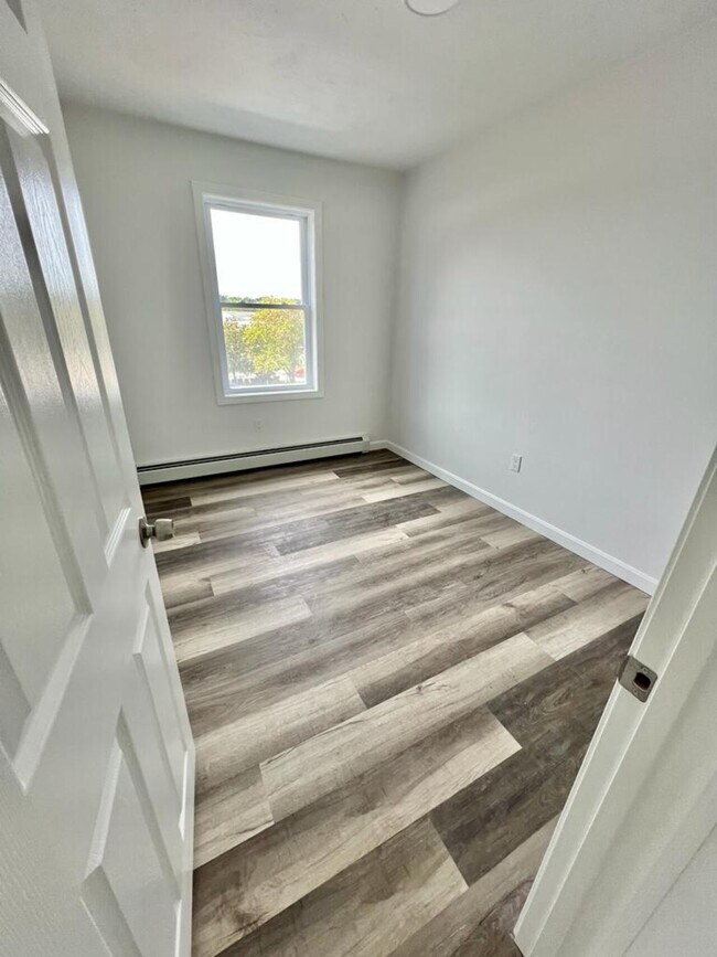 Building Photo - Brookside