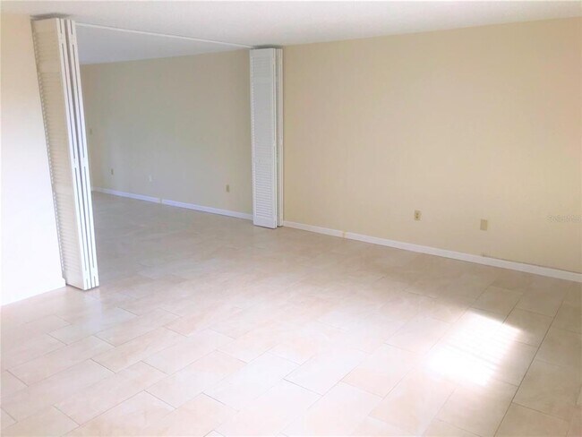 Building Photo - 4210 Ironwood Cir