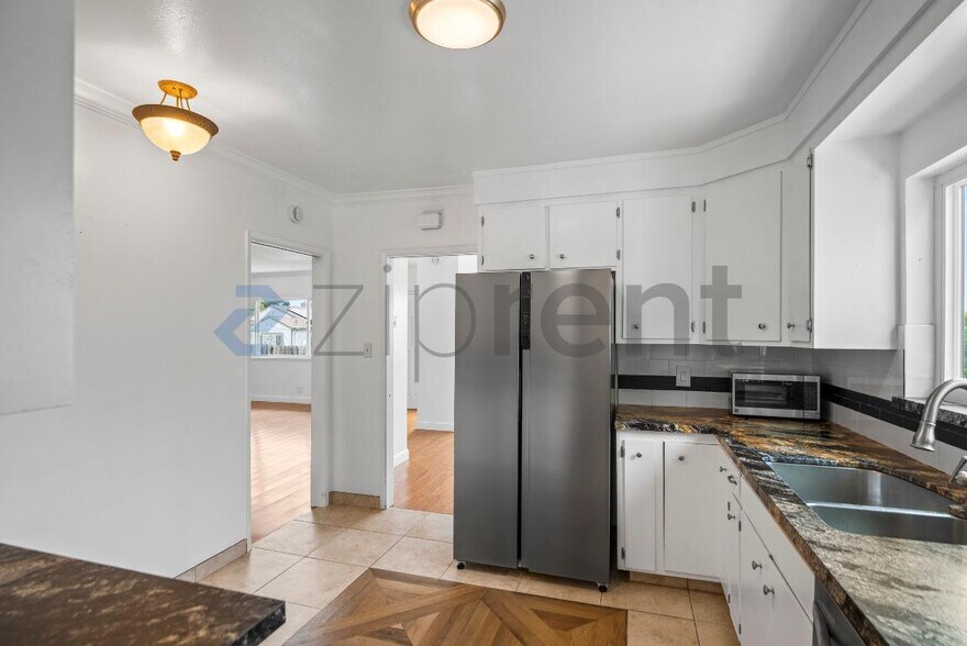 Building Photo - 22814 Kings Ct