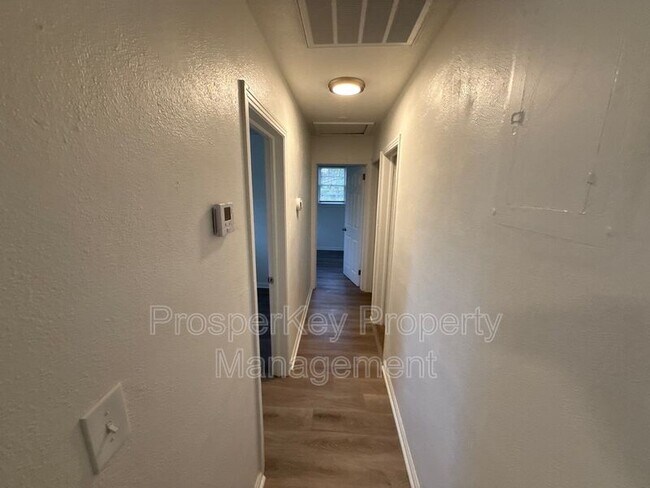Building Photo - 4723 Harbin St
