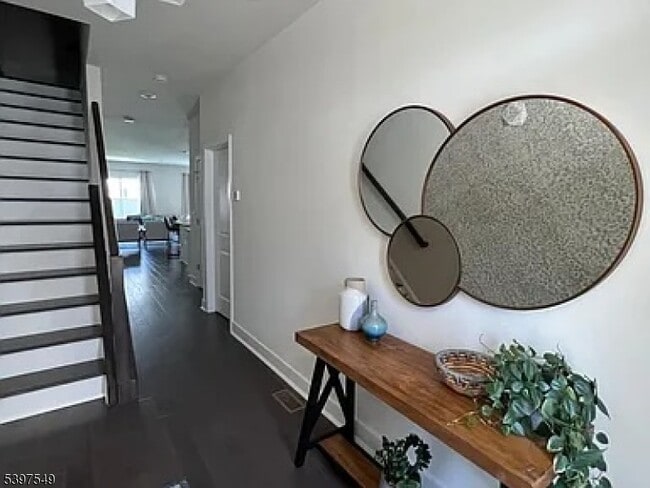 Building Photo - 31 Gerhard Pl