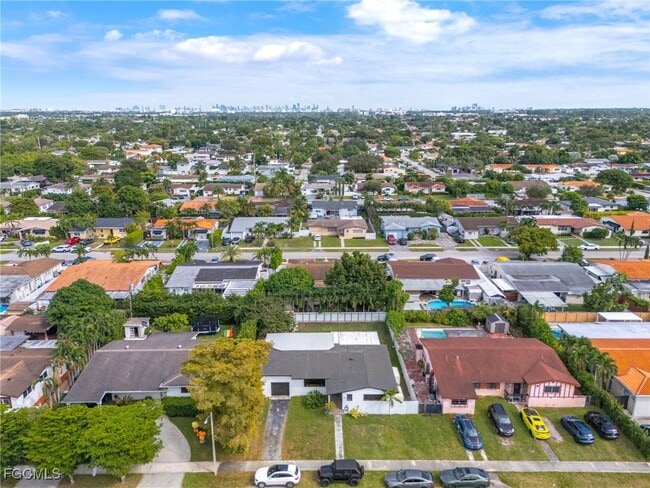 Building Photo - 1815 SW 85th Ct