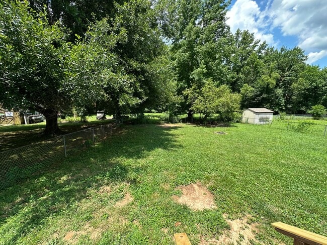 Building Photo - 3 Bedroom Pet Friendly Home for Rent!