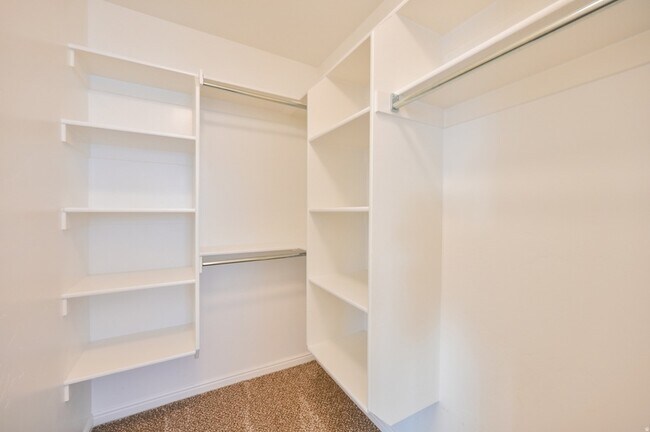 Building Photo - 172 Bridgepark Cir