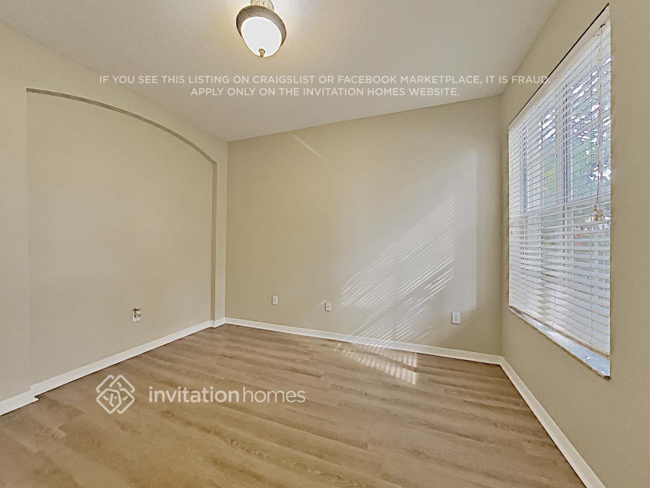 Building Photo - 8211 Crescent Moon Dr