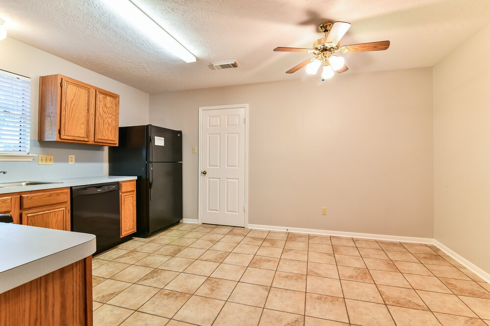Building Photo - 28710 Raestone St