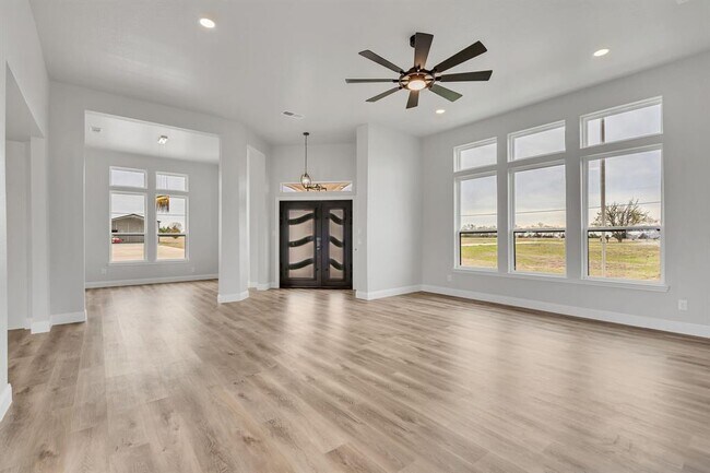 Building Photo - 157 Country Pl Ln