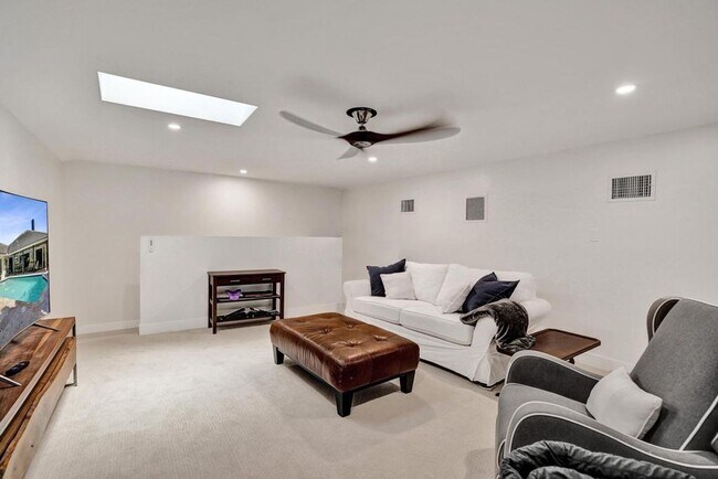 Building Photo - Boca Raton Beautifully Updated 4 Bedroom Pool Home