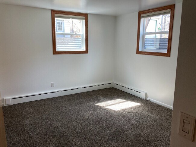 Building Photo - 4th Street Duplex