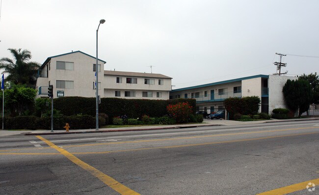 Building Photo - Vermont Avenue Apartments