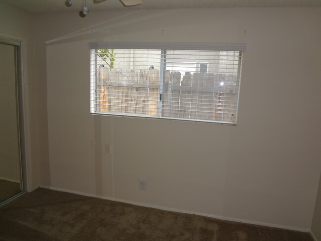 Building Photo - 1459 Hornblend St