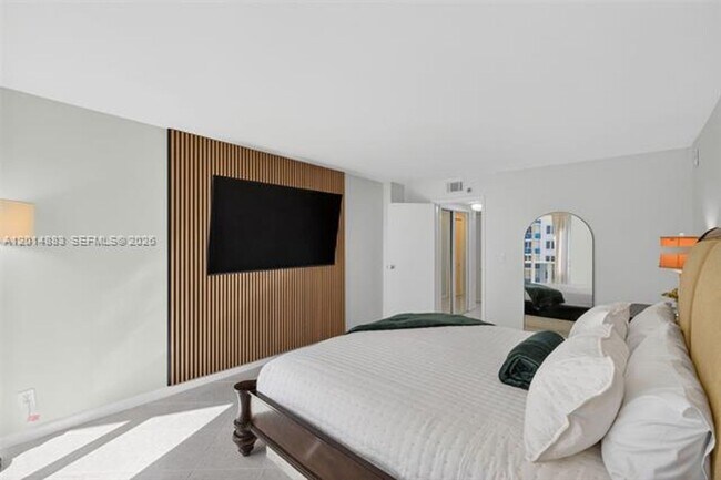 Building Photo - 2401 Collins Ave
