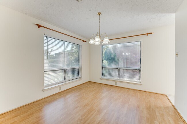 Building Photo - 9206 Beringwood Dr