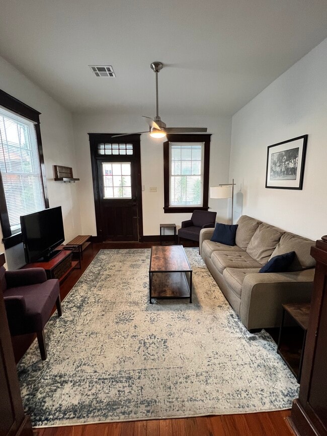 Building Photo - 1707 Rousselin Dr