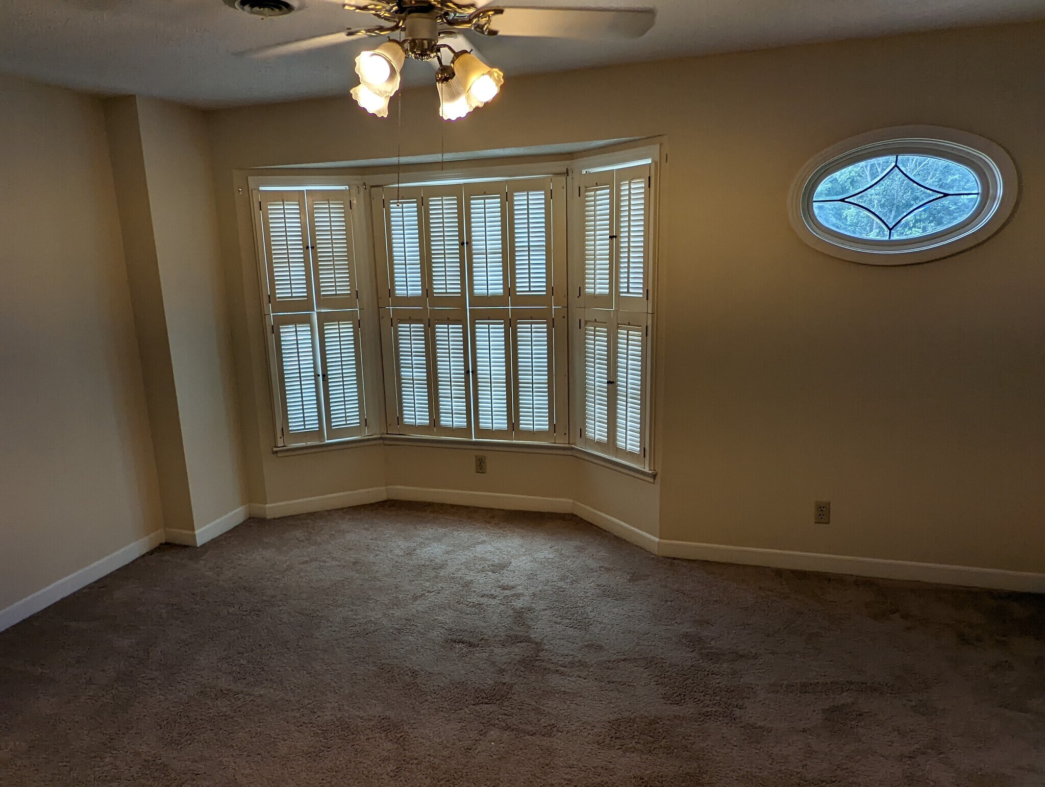 bedroom 1 - 215 Woodburn Club Ln