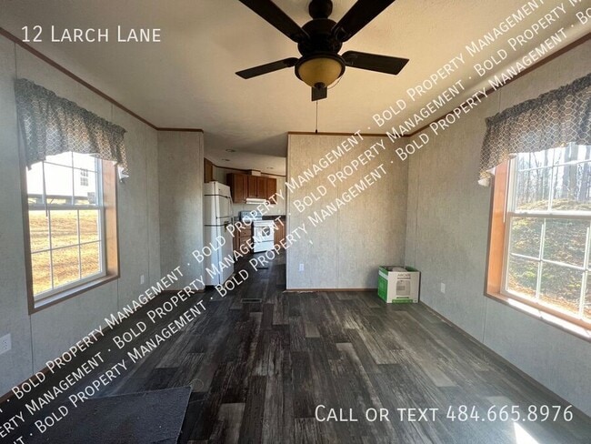 Building Photo - 12 Larch Ln