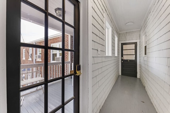 Building Photo - 800 Magnolia Ave