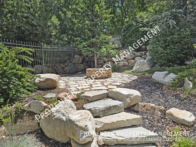 Building Photo - 843 Eaglepointe Dr