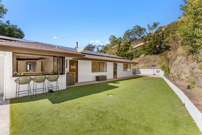 Building Photo - Ranch Style View Home on Mount Helix w/ Pool