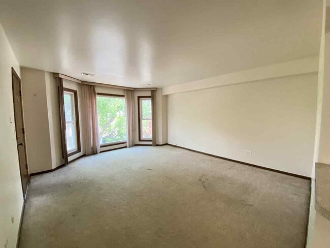 Building Photo - 919 S Carpenter St