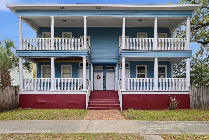 Building Photo - 309 W 41st St