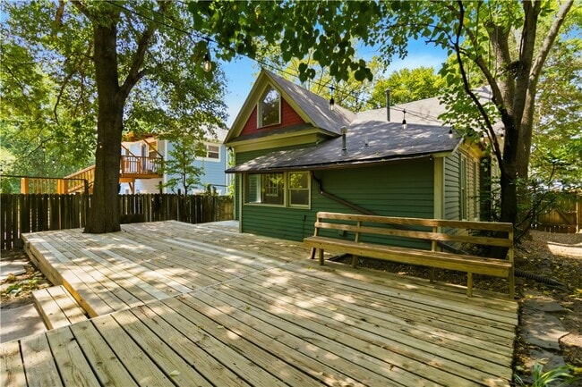 Building Photo - 310 S Duncan Ave