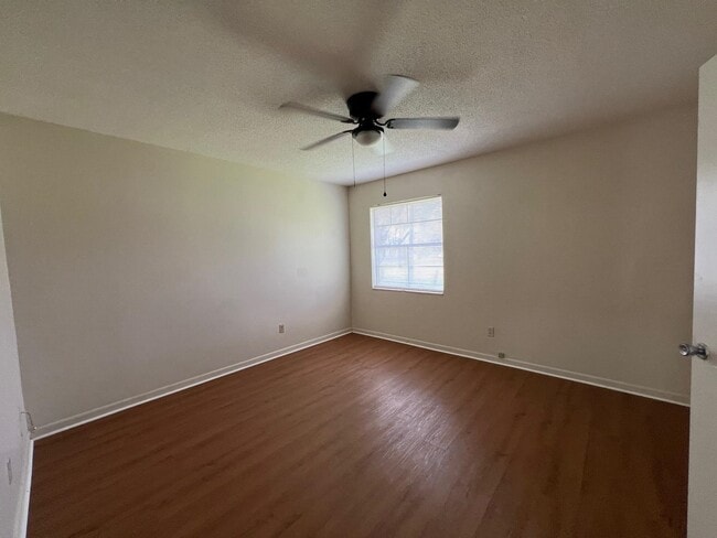 Building Photo - 411 W 5th Ave