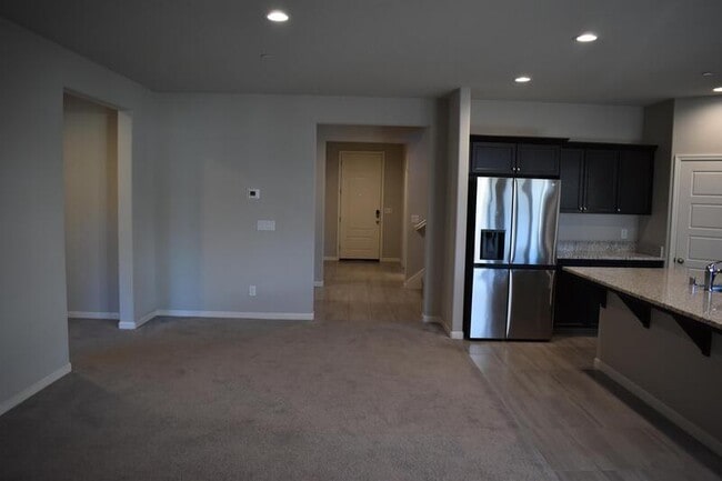 Building Photo - 610 Wood Crest Ave