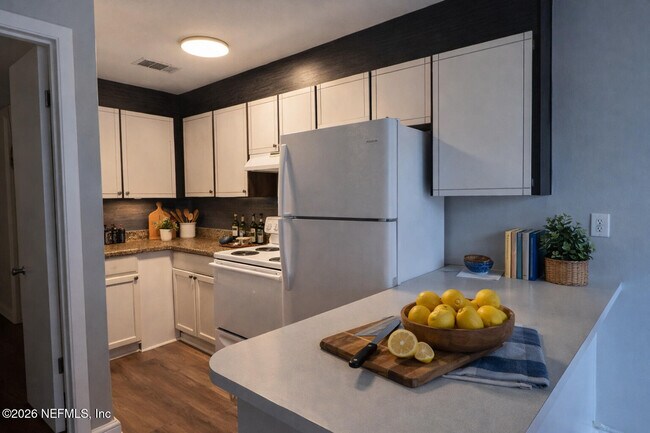 Building Photo - 1827 San Marco Blvd