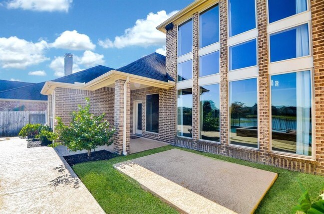 Building Photo - 2703 Bonnie Bray Dr