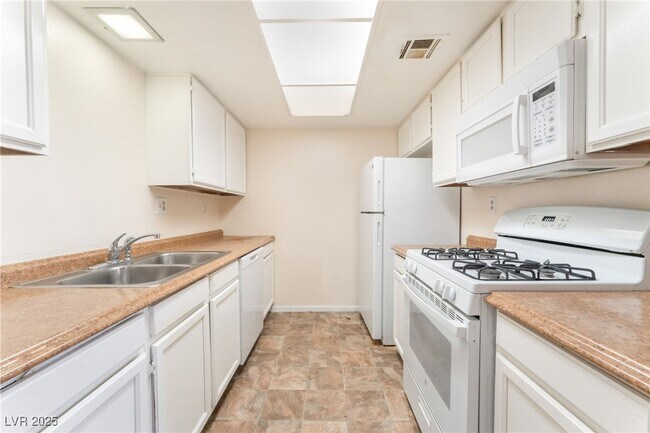 Building Photo - 457 N Lamb Blvd
